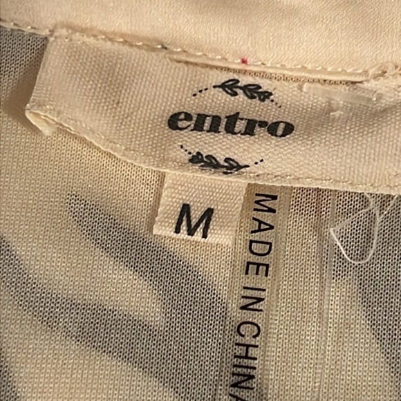 ENTRO  cream floral satin dress size medium - Picture 8 of 9